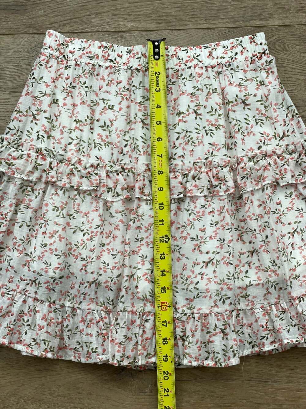 Hayden Los Angeles Floral Tiered Ruffle Mini Skirt Smocked Waist M - Picture 4 of 7